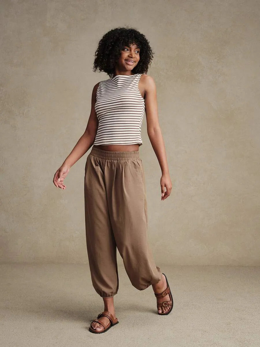 SHEIN Solecia صنادل نسائية بنية مسطحة ومريحة للشاطئ