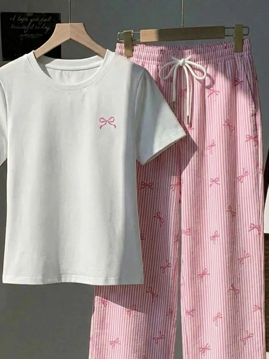 SHEIN طقم نسائي كاجوال أنيق من قطعتين (تيشيرت أبيض مطرز بفيونكة + بنطلون مخطط باللون الوردي)