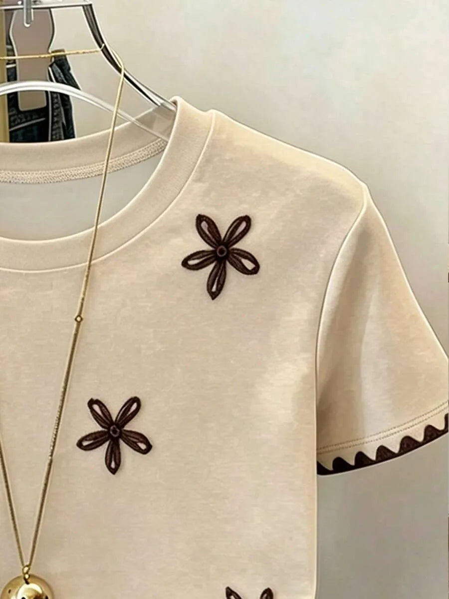 SHEIN تي شيرت نسائي كاجوال بطبعة زهور وتطريز أطراف