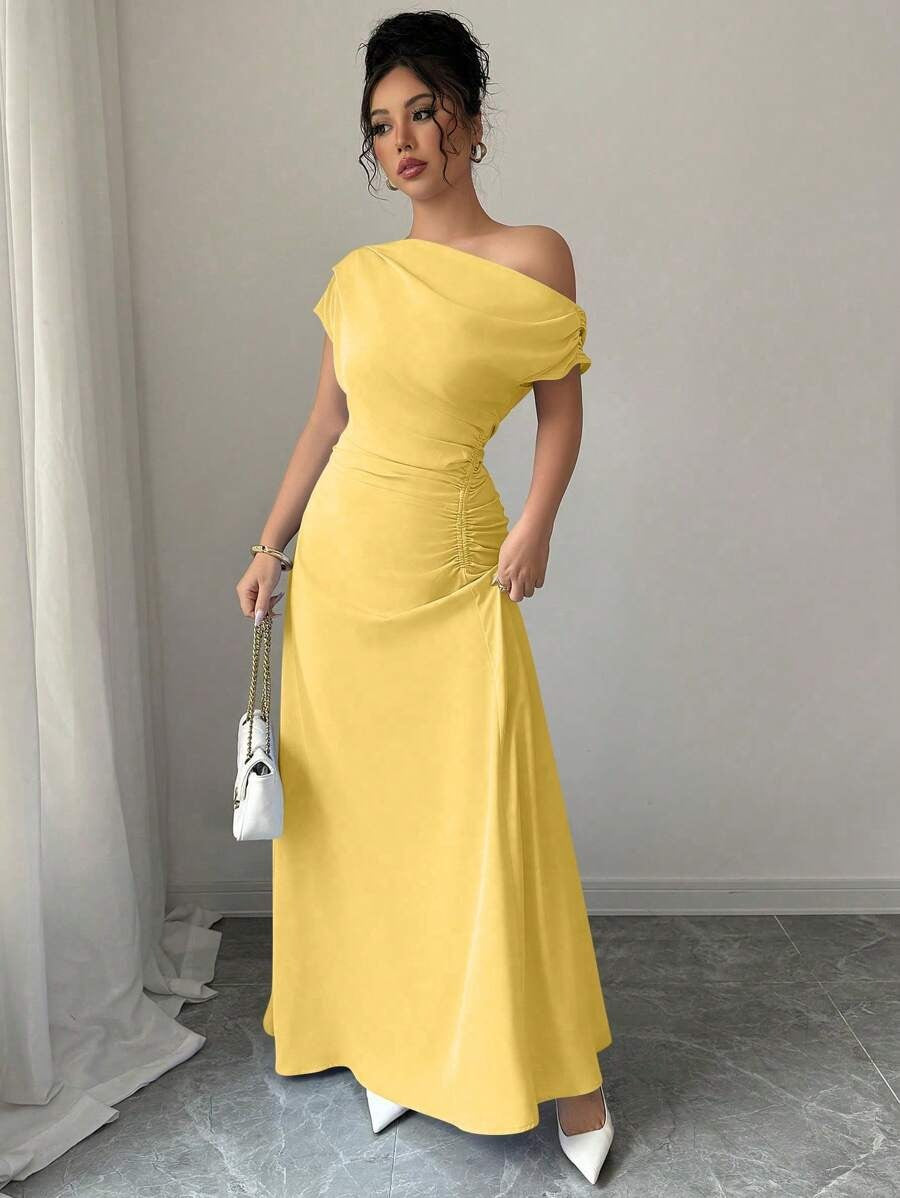 SHEIN Elenzga  فستان أنيق وطويل جدًا بلون أصفر فاتح ناعم