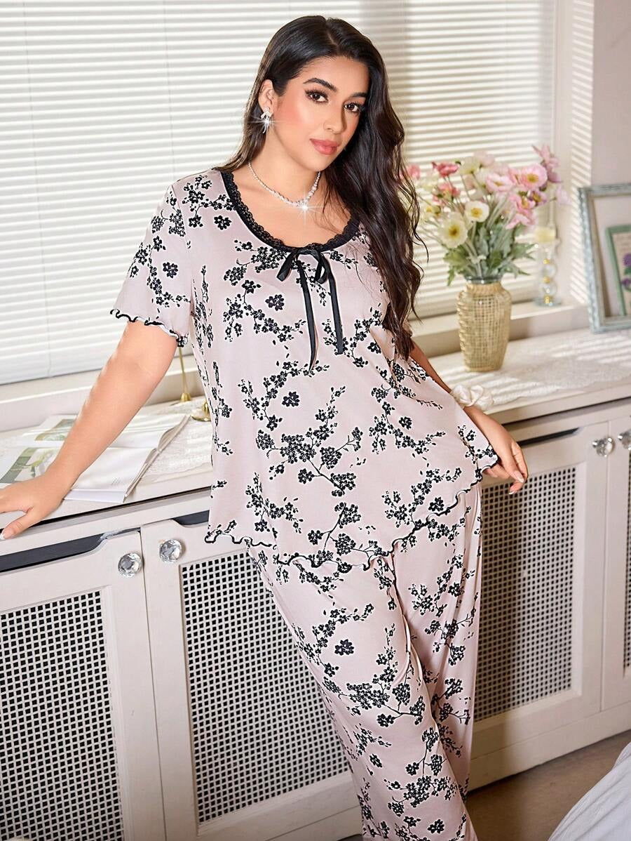 SHEIN طقم نوم بناتي مطبوع بدانتيل وورود صغيرة