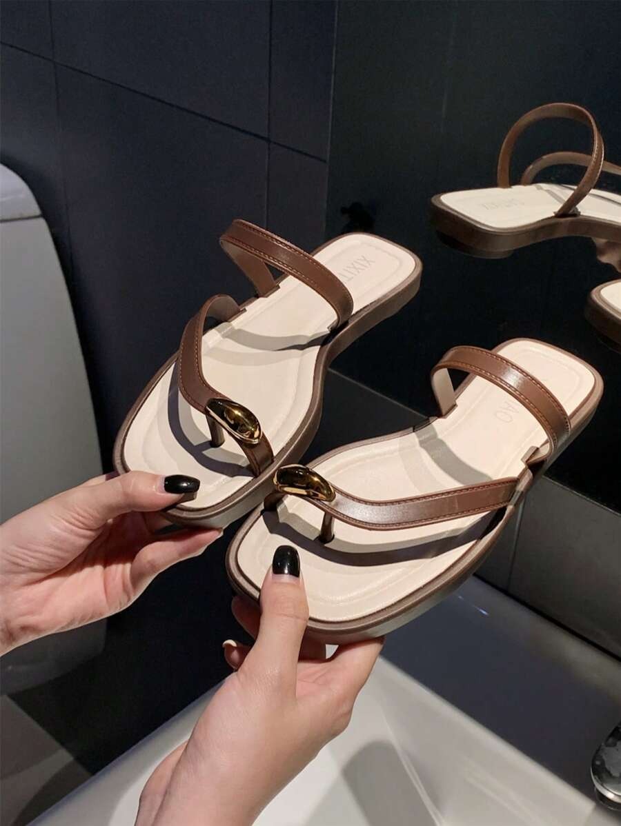 SHEIN XIXITIAO نعال صيفية بلون بني