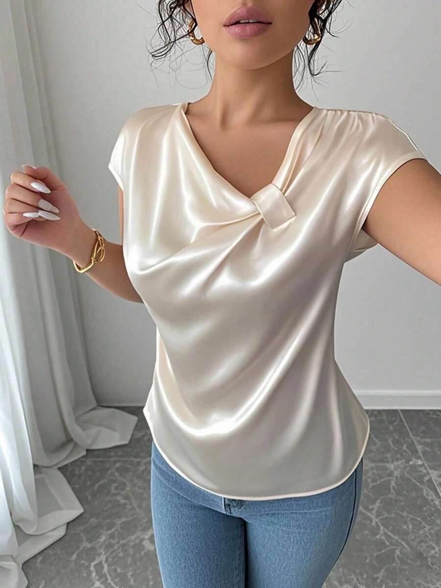 SHEIN قميص مشمشي بطبعة فراشة ولمسة فرنسية ناعمة