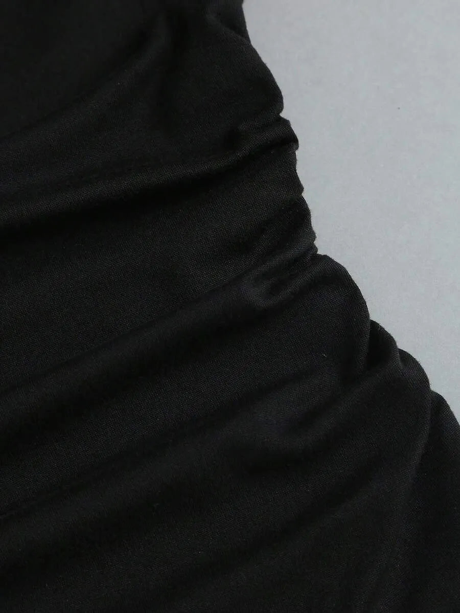 SHEIN Sweetra طقم نسائي أنيق من قطعتين - بلوزة مكشوفة الكتفين وتنورة منقطة