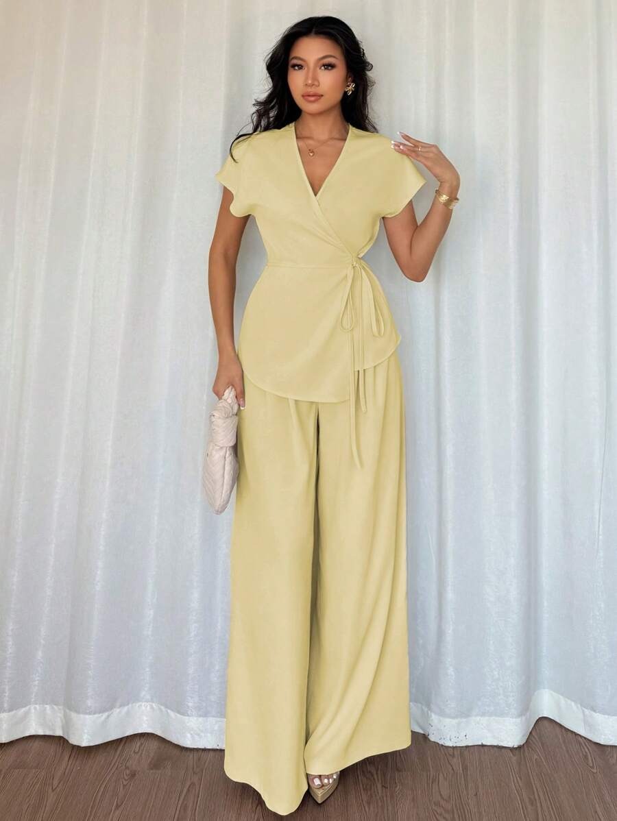 SHEIN Elenzga طقم أنيق من قطعتين، بلوزة و بنطلون لون أصفر