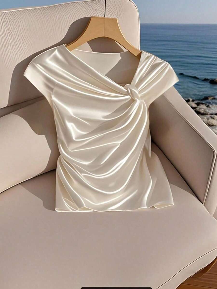 SHEIN قميص مشمشي بطبعة فراشة ولمسة فرنسية ناعمة