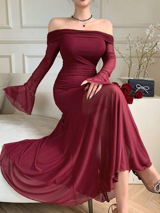 SHEIN DAZY فستان ميدي احمر ضيق وكتف مكشوف