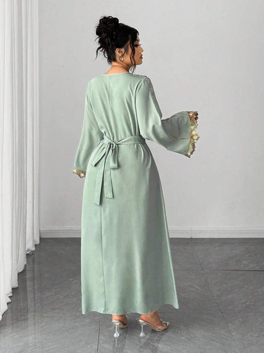 SHEIN PETITE CURVE فستان طويل مزين بالدانتيل الأنيق باللون الأخضر