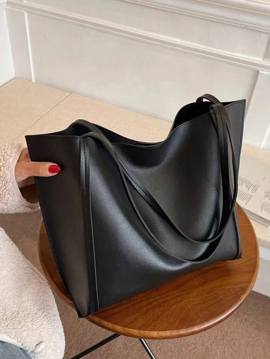 SHEIN حقيبة كتف كلاسيكية بلون أسود