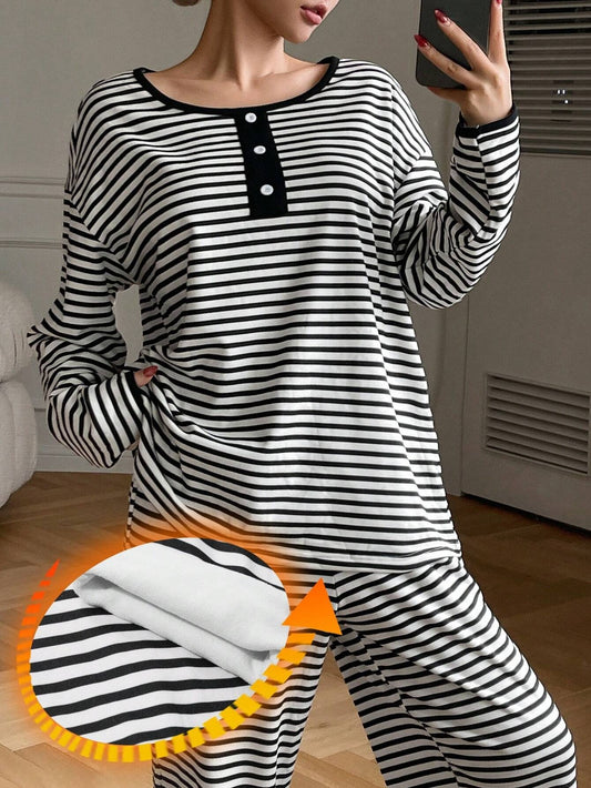 SHEIN DAZY طقم ملابس منزلية مخطط مبطن نصف الفتح للشتاء