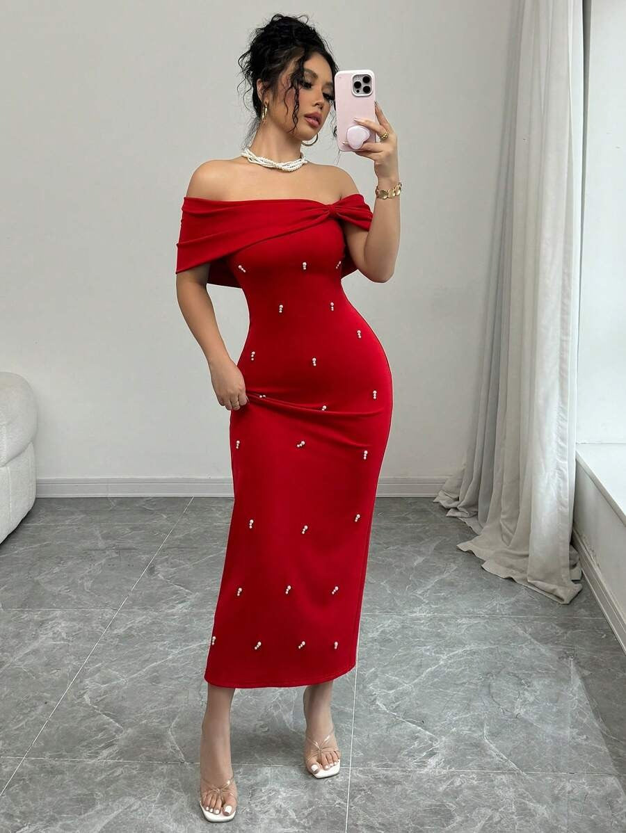 SHEIN Rafferiza فستان طويل بلون أحمر مزين بالفصوص