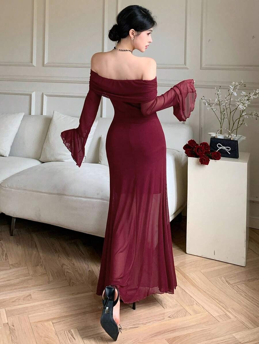 SHEIN DAZY فستان ميدي احمر ضيق وكتف مكشوف