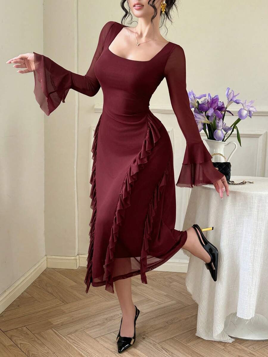 SHEIN Dazy فستان عنابي بقصة ضيقة