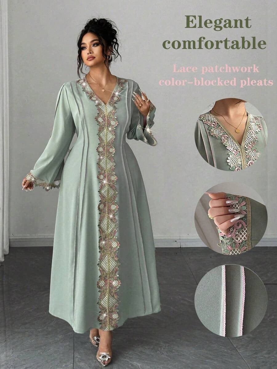 SHEIN PETITE CURVE فستان طويل مزين بالدانتيل الأنيق باللون الأخضر