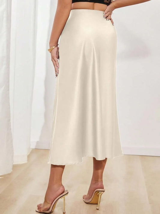 SHEIN PETITE تنورة ساتان سوداء أنيقة بخصر عالٍ وقصة ميدسي