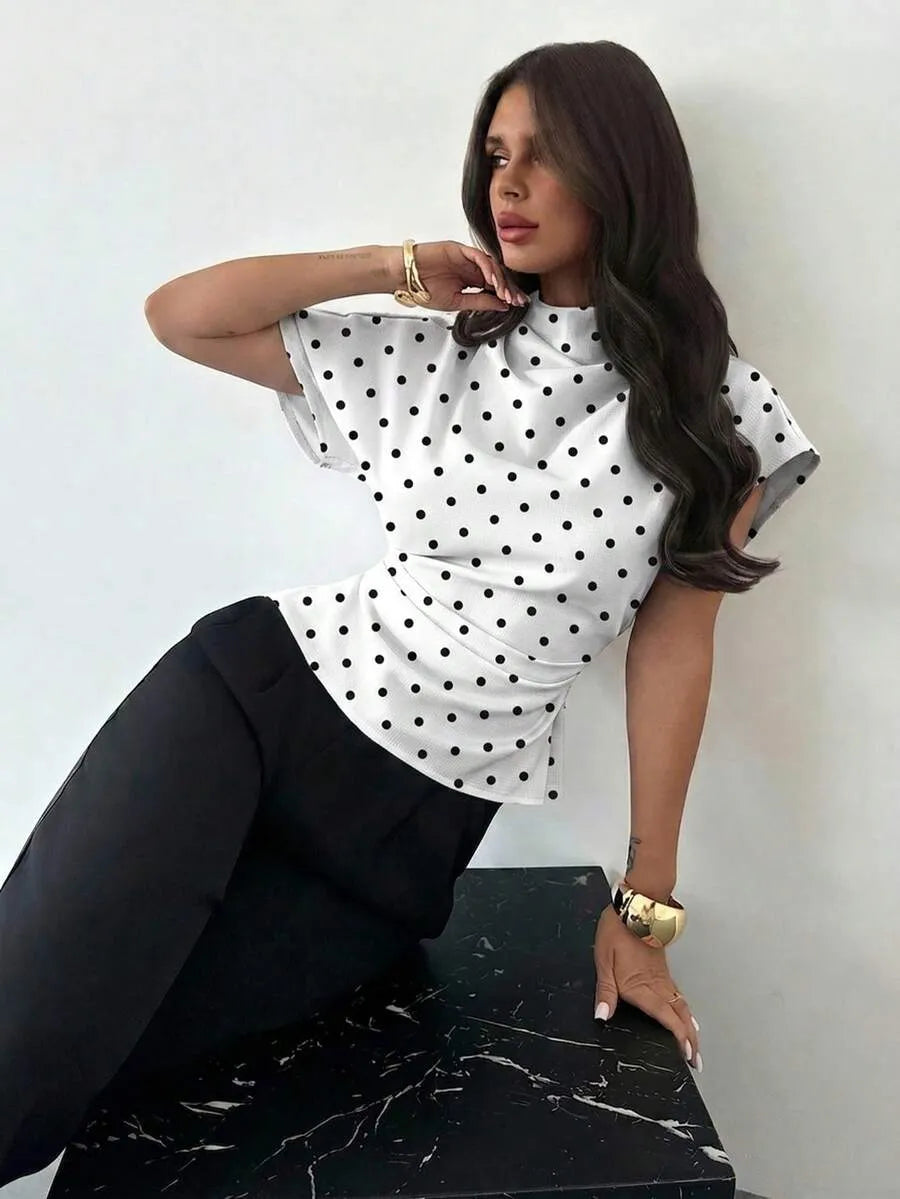 SHEIN Firerie بلوزة صيفية أنيقة منقطة بالأبيض والأسود بياقة وخصر مكشكشين وأكمام غير متماثلة