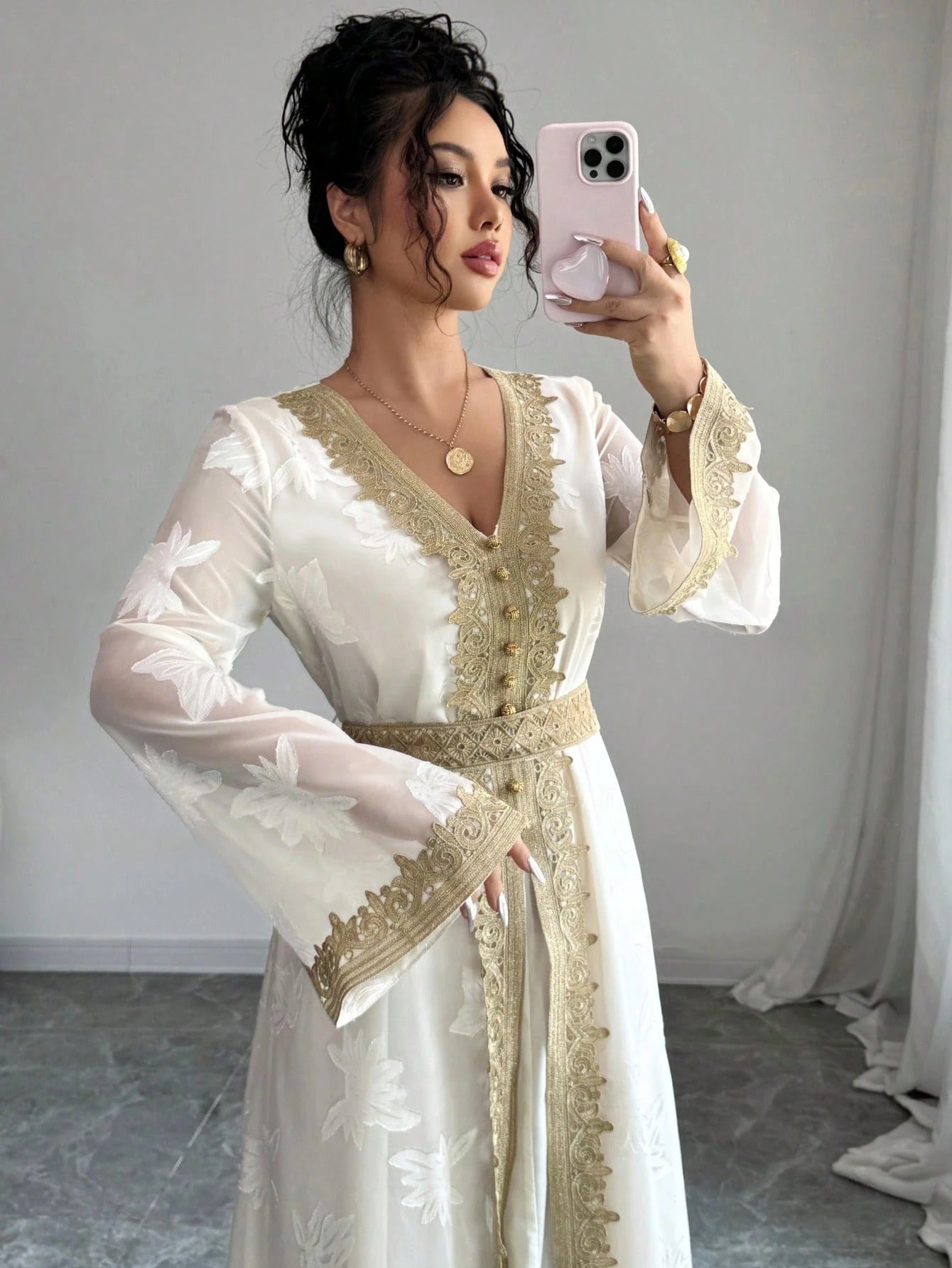 SHEIN Rafferiza فستان بياقة V وأكمام طويلة دانتيل