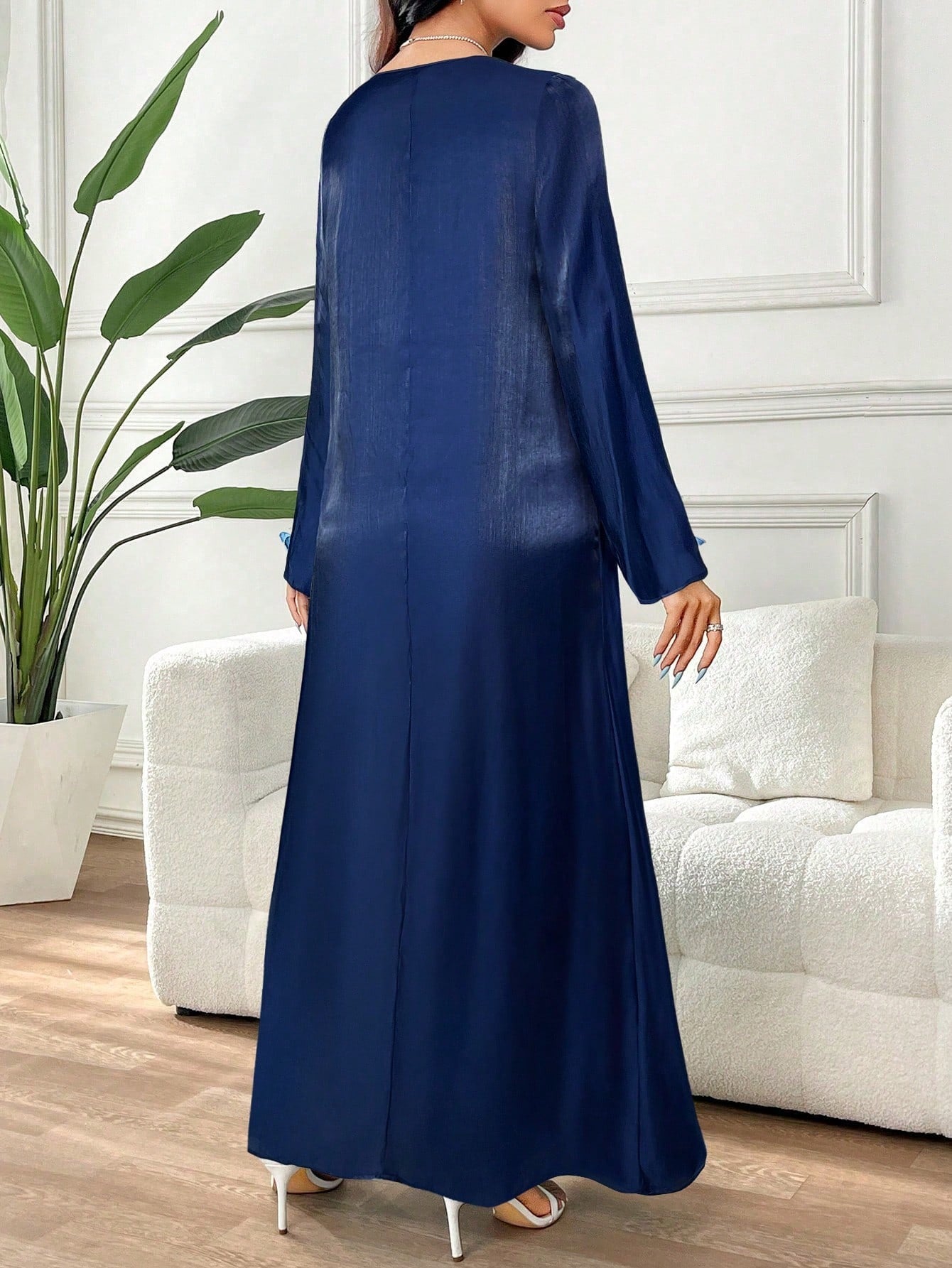 SHEIN Yasmyna  V جلابية قفطان أنيقة بياقة مزينة بترتر فراشة
