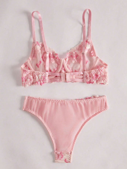 SHEIN طقم ملابس لانجري وردي و أشكال زهور رقيقة