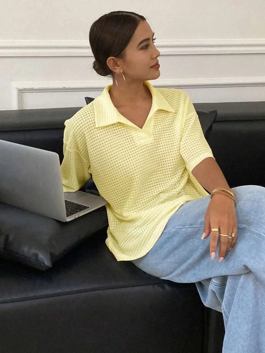 SHEIN تيشيرت نسائي شبكي بياقة بولو أصفر فاتح