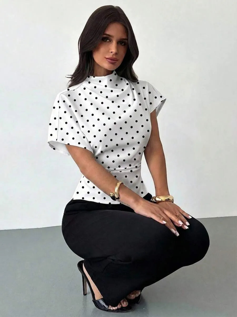 SHEIN Firerie بلوزة صيفية أنيقة منقطة بالأبيض والأسود بياقة وخصر مكشكشين وأكمام غير متماثلة