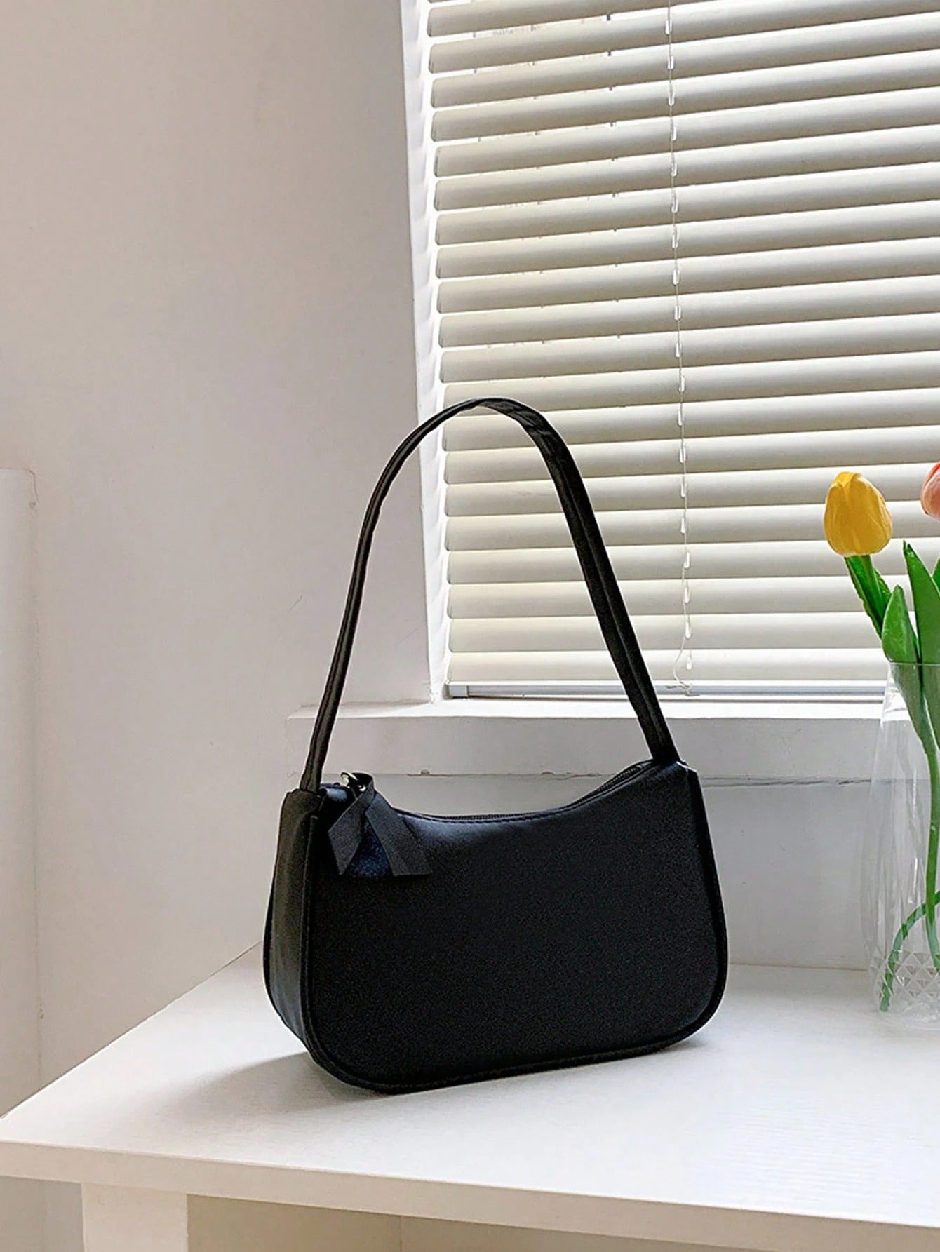 SHEIN حقيبة كتف صغيرة بلون أسود جلد كاجوال بسحاب