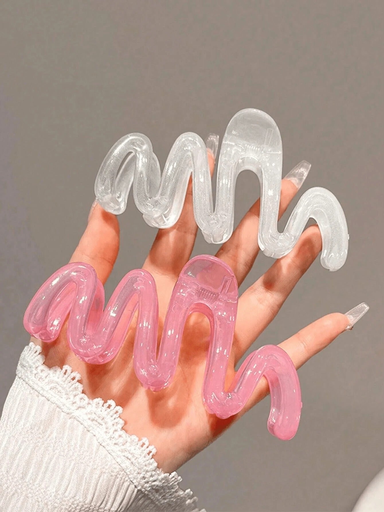 SHEIN مشابك شعر بلاستيك بنمط موجي