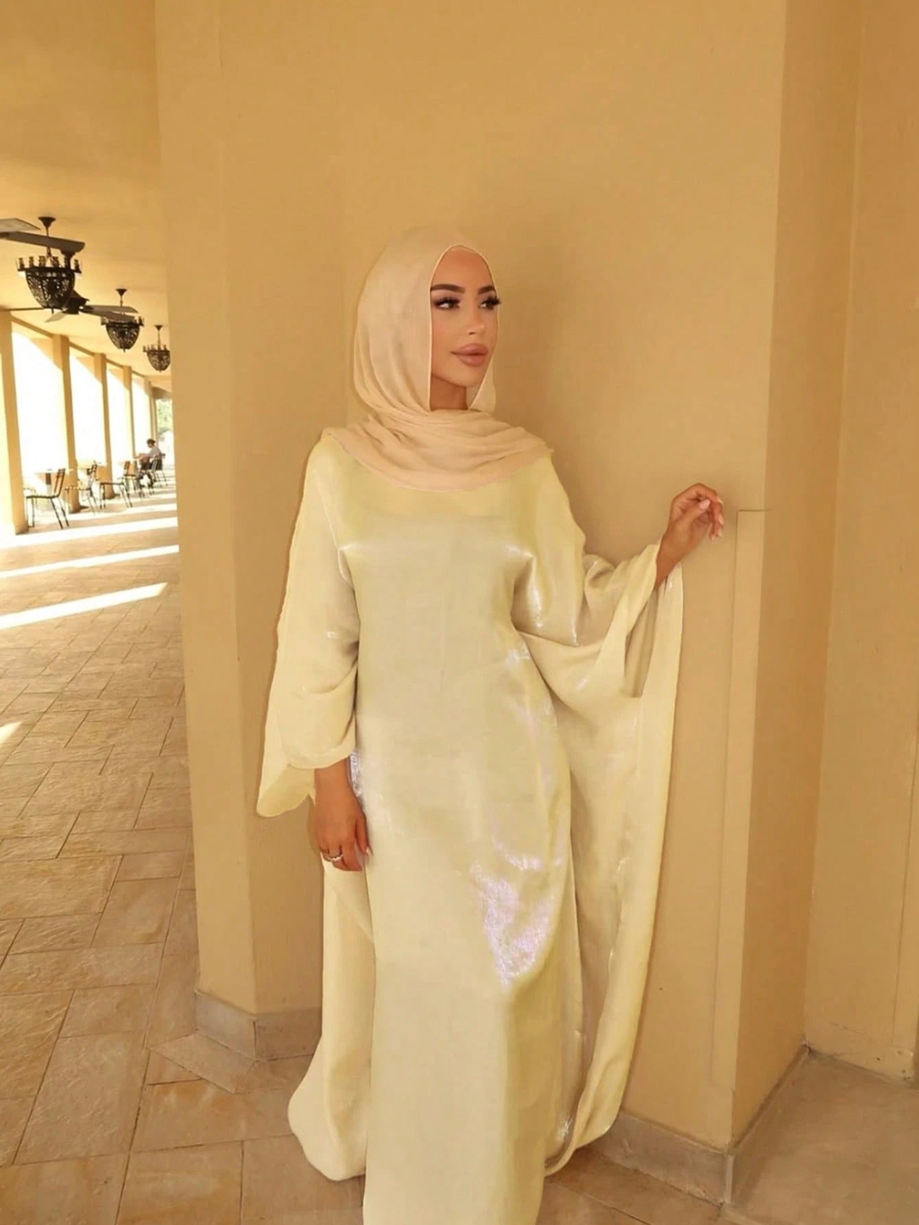 SHEIN فستان روب طويل ستان بأكمام فراشة وخصر مربوط أنيق