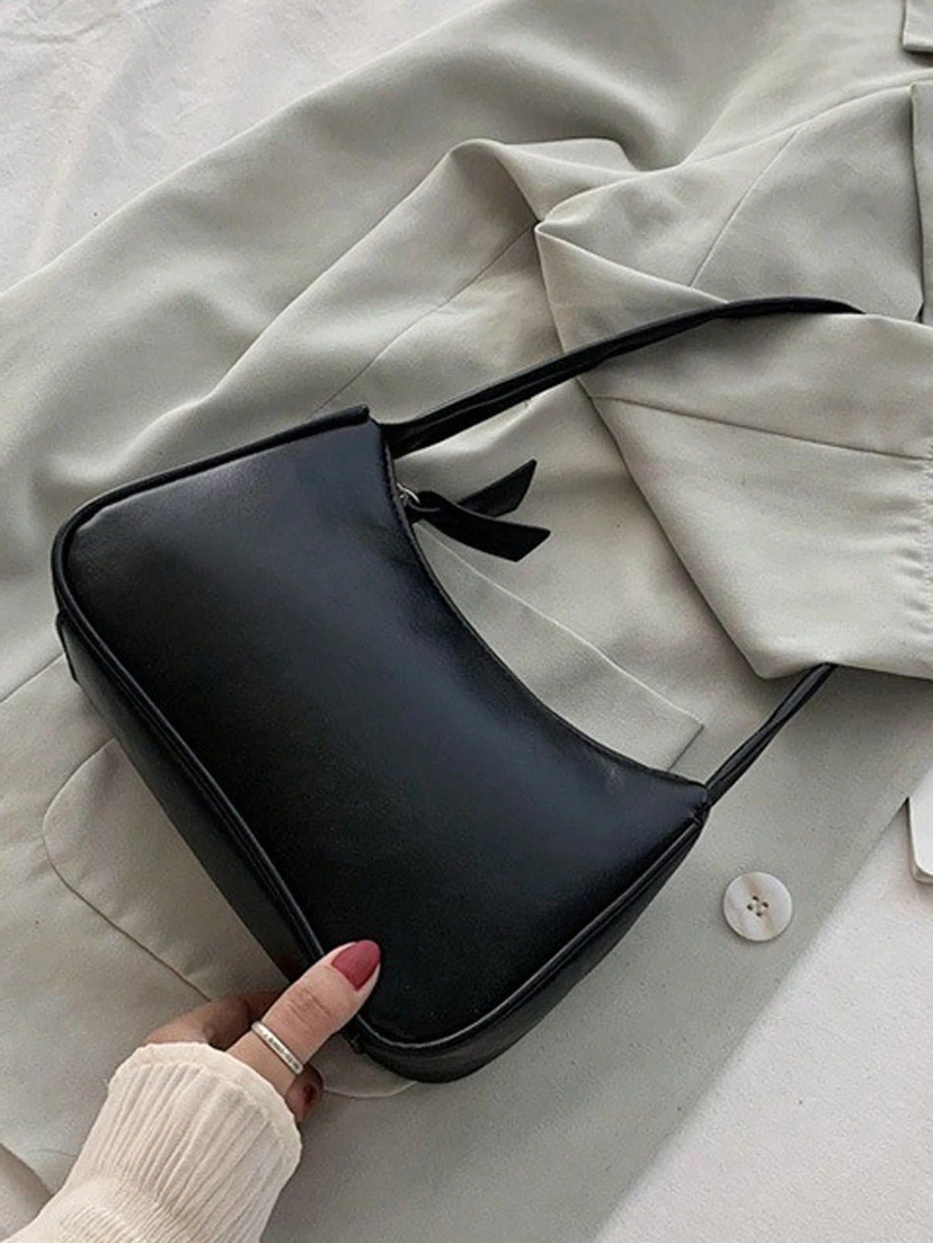 SHEIN حقيبة كتف صغيرة بلون أسود جلد كاجوال بسحاب