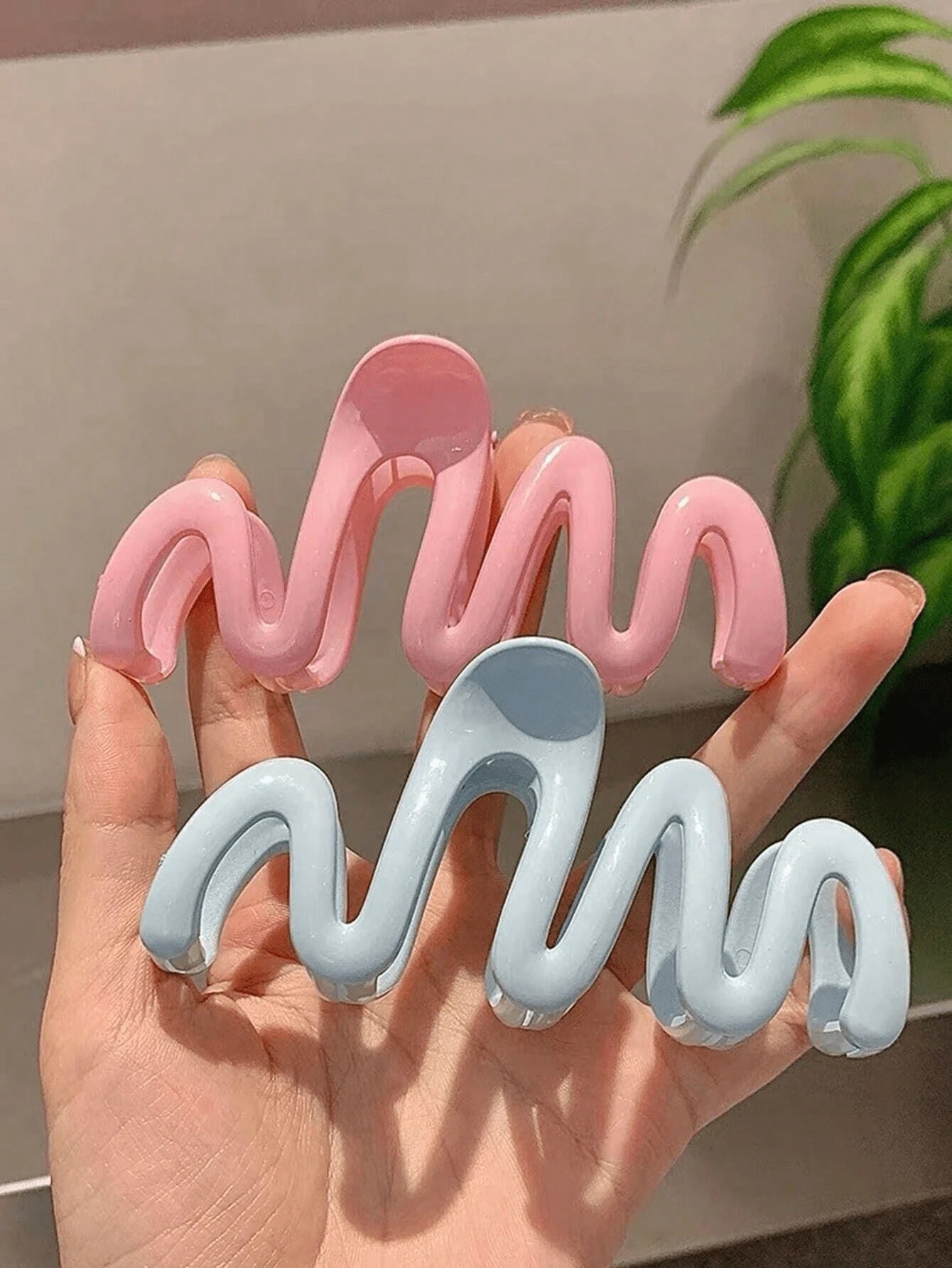 SHEIN مشابك شعر بلاستيك بنمط موجي