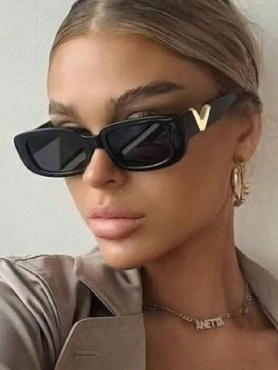 SHEIN نظارة نسائية بإطار كامل ومربع بلون أسود