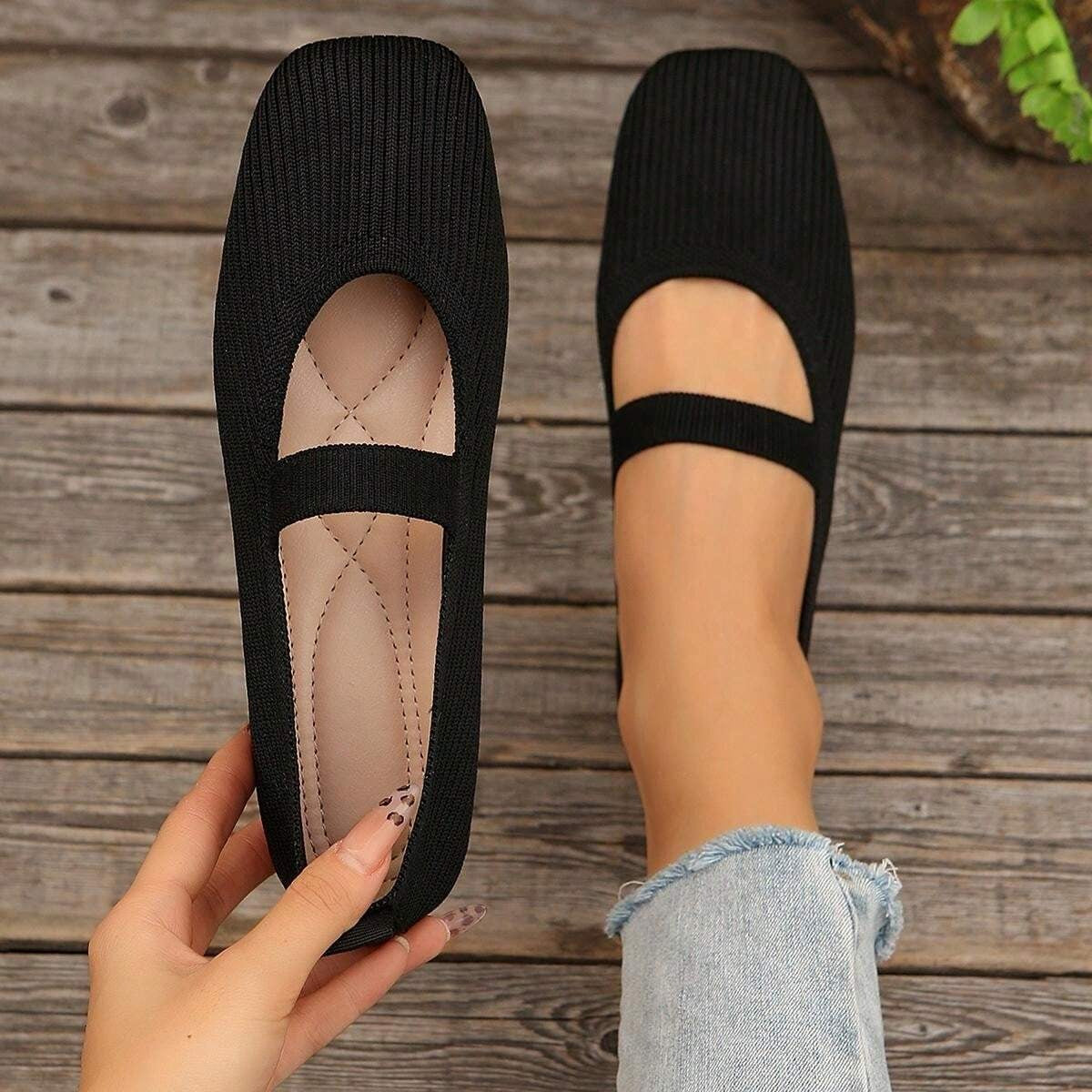 SHEIN صندل نسائي مسطح باللون الأسود