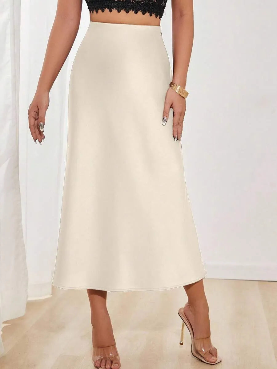 SHEIN PETITE تنورة ساتان سوداء أنيقة بخصر عالٍ وقصة ميدسي