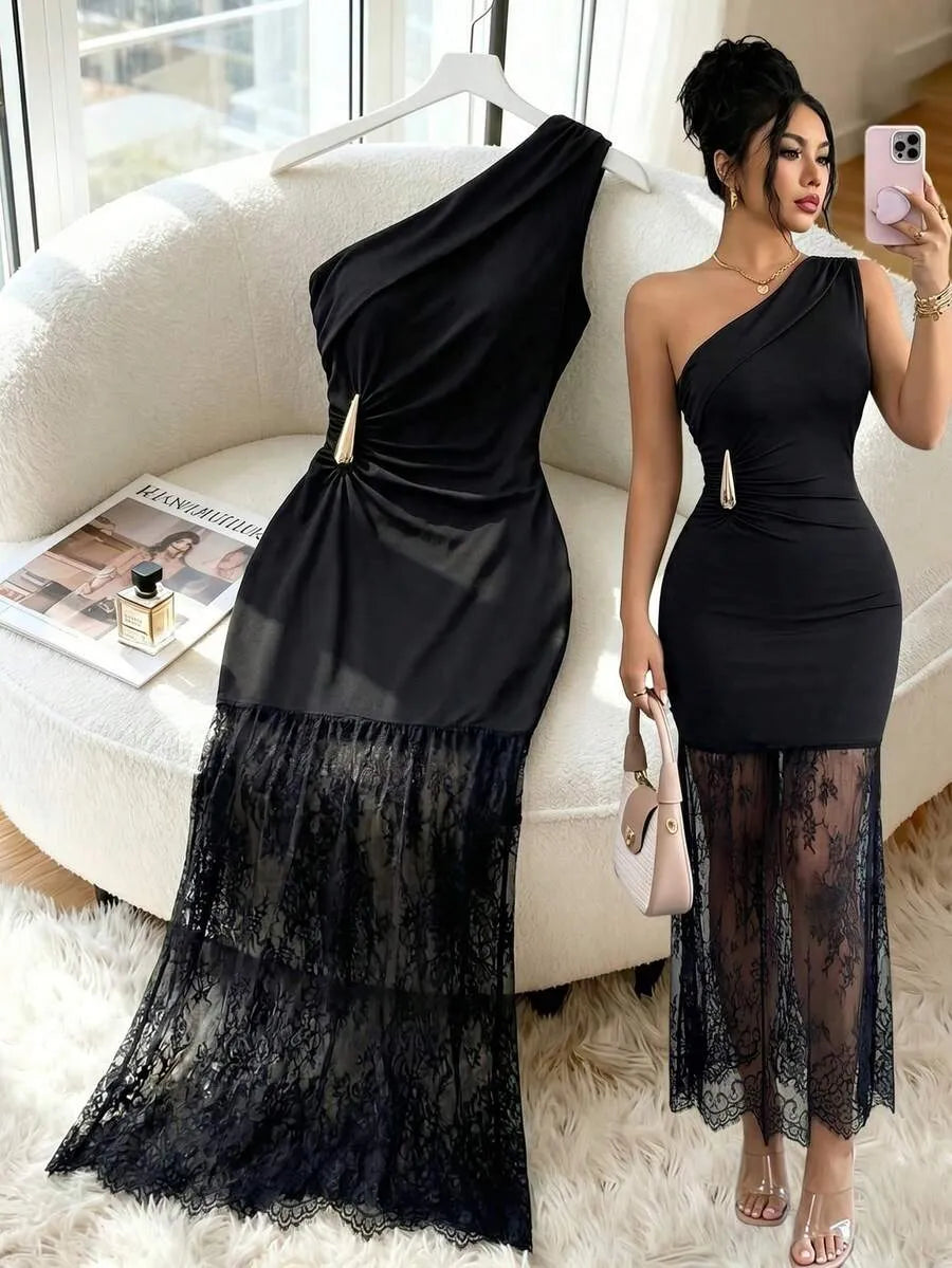 SHEIN Elenzya فستان نسائي أسود محبوك بكتف واحد بحافة دانتيل تفاصيل معدنية