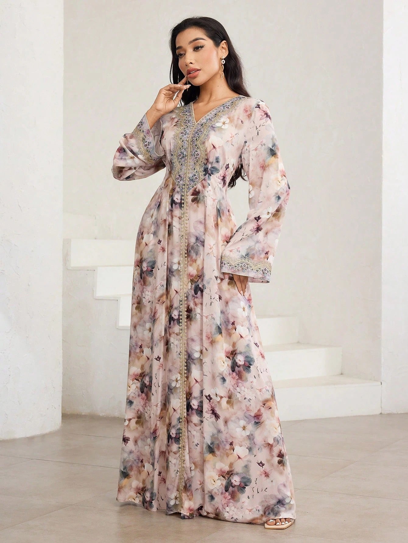 SHEIN Al Najma جلابية قفطان اليوم الوطني السعودي بطبعة زهرية أنيقة