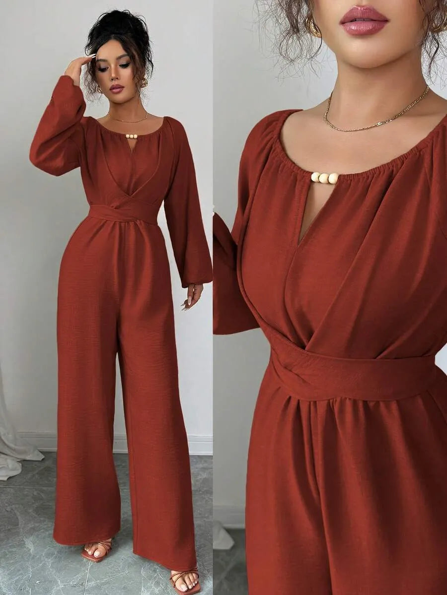 SHEIN Rafferiza جمبسوت نسائي بخرز خشبي وخصر ملتف وساق واسعة بلون أحمر خشبي