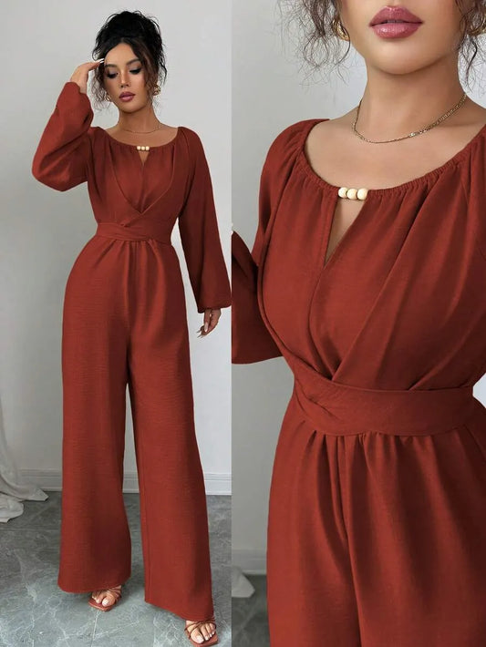 SHEIN Rafferiza جمبسوت نسائي بخرز خشبي وخصر ملتف وساق واسعة بلون أحمر خشبي