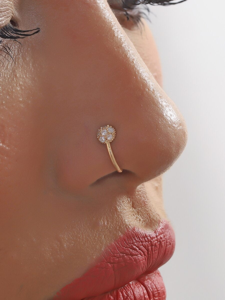 SHEIN مشبك أنف بزخرفة فراشة وحجر الراين بلون ذهبي أصفر