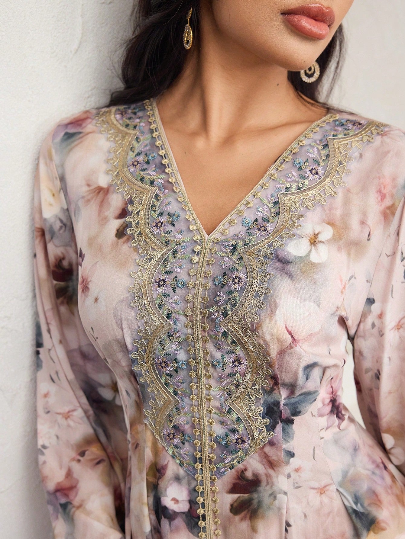 SHEIN Al Najma جلابية قفطان اليوم الوطني السعودي بطبعة زهرية أنيقة
