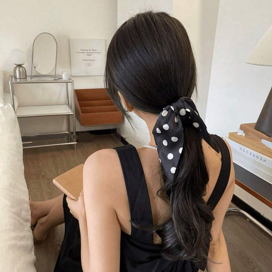 SHEIN مشبك شعر فراشة بنقاط بيضاء وسوداء