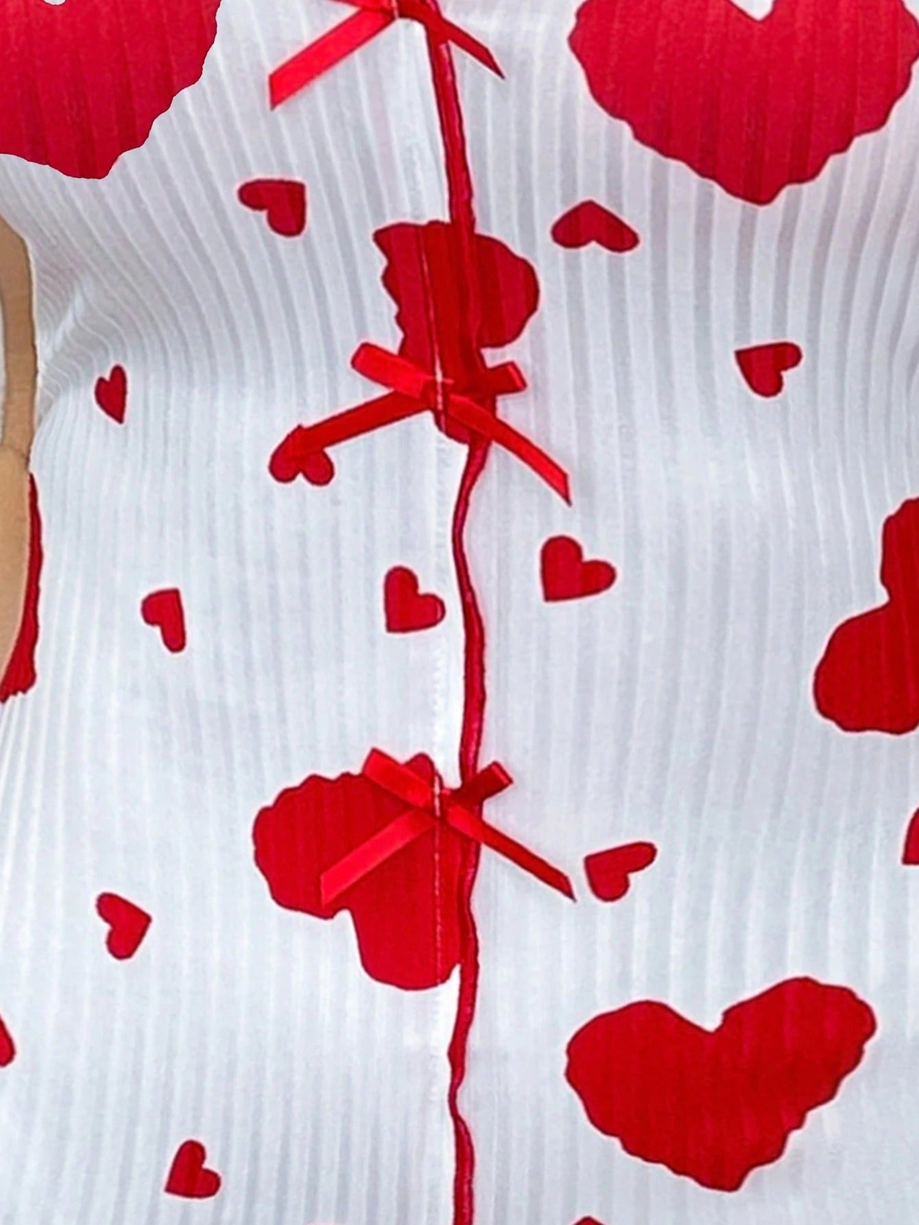 SHEIN فستان منزلي قصير بطبعة قلب أحمر وعقدة فراشة