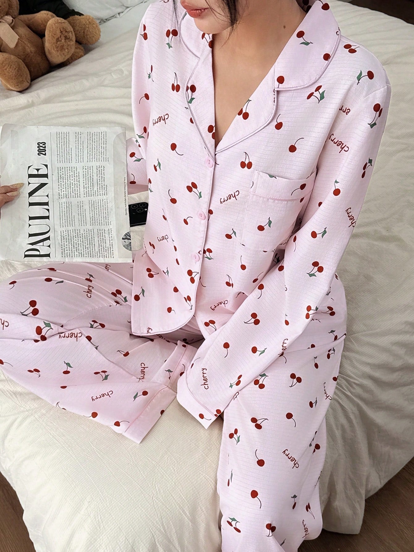 SHEIN طقم بيجامة نسائي بأكمام طويلة وياقة قلابة مطبوع بأزهار الكرز