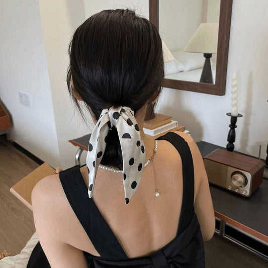 SHEIN مشبك شعر فراشة بنقاط بيضاء وسوداء