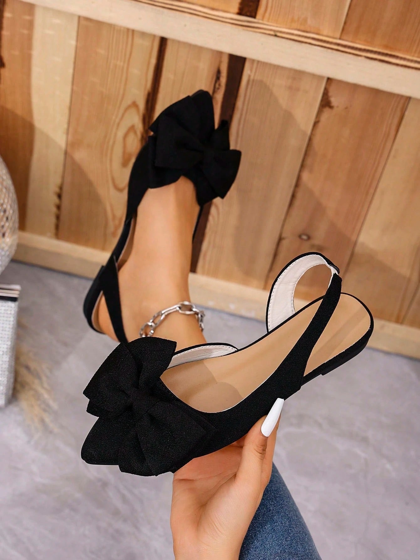SHEIN صندل نسائي أنيق لون أسود