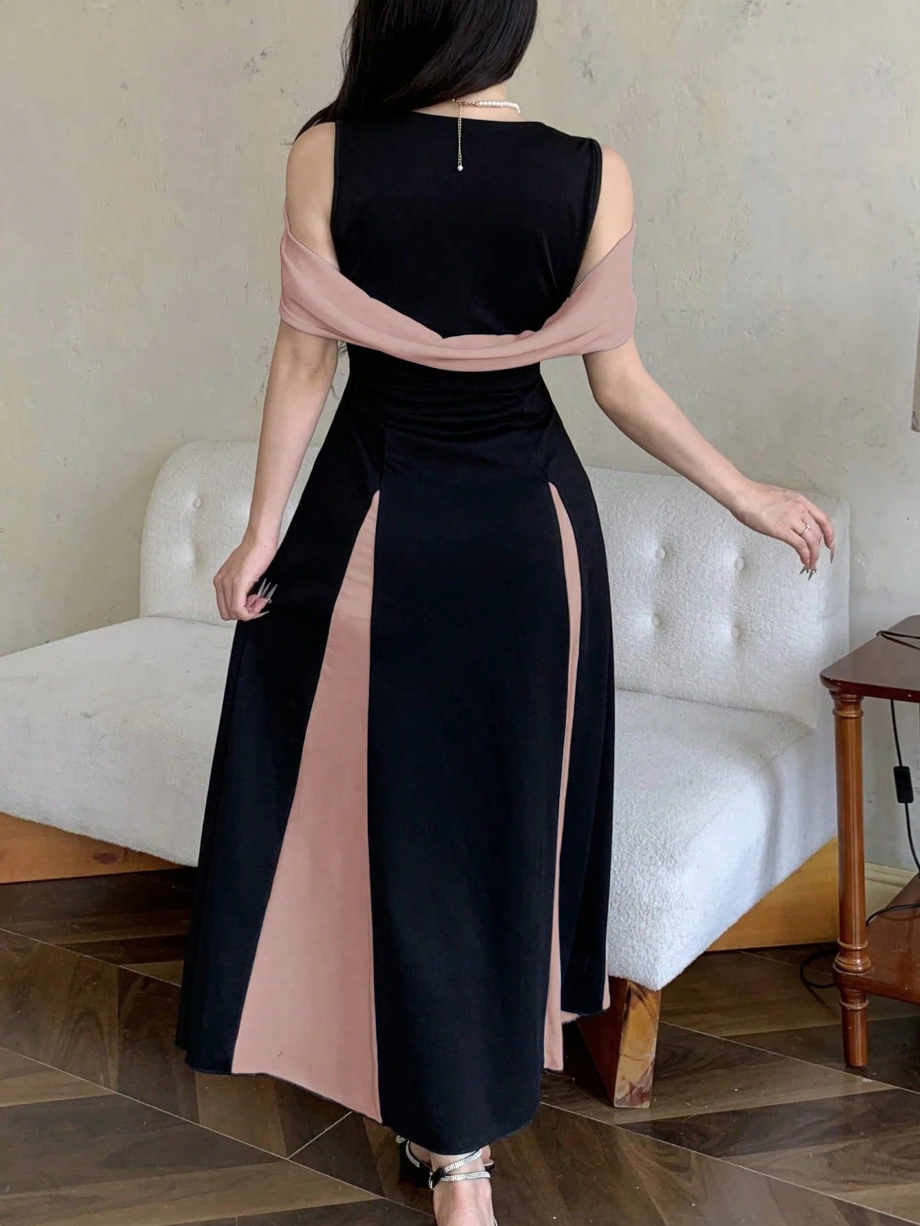 SHEIN Modelyn فستان مبطن مكشوف الكتف بلون مزدوج بحافة كروشيه أنيق