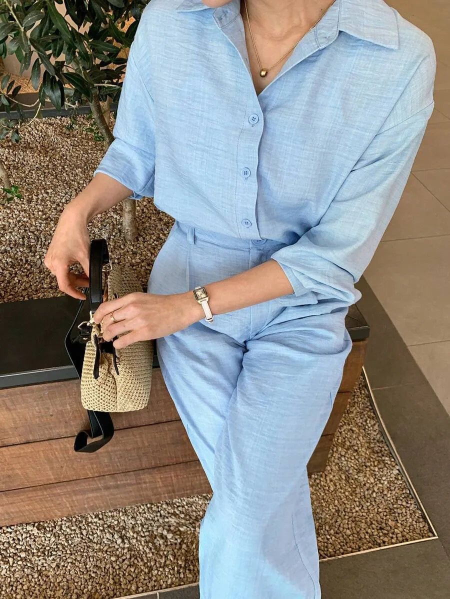 SHEIN DAZY طقم نسائي قطعتين بلوزة بياقة وأزرار أمامية وبنطال بجيوب بلون أزرق