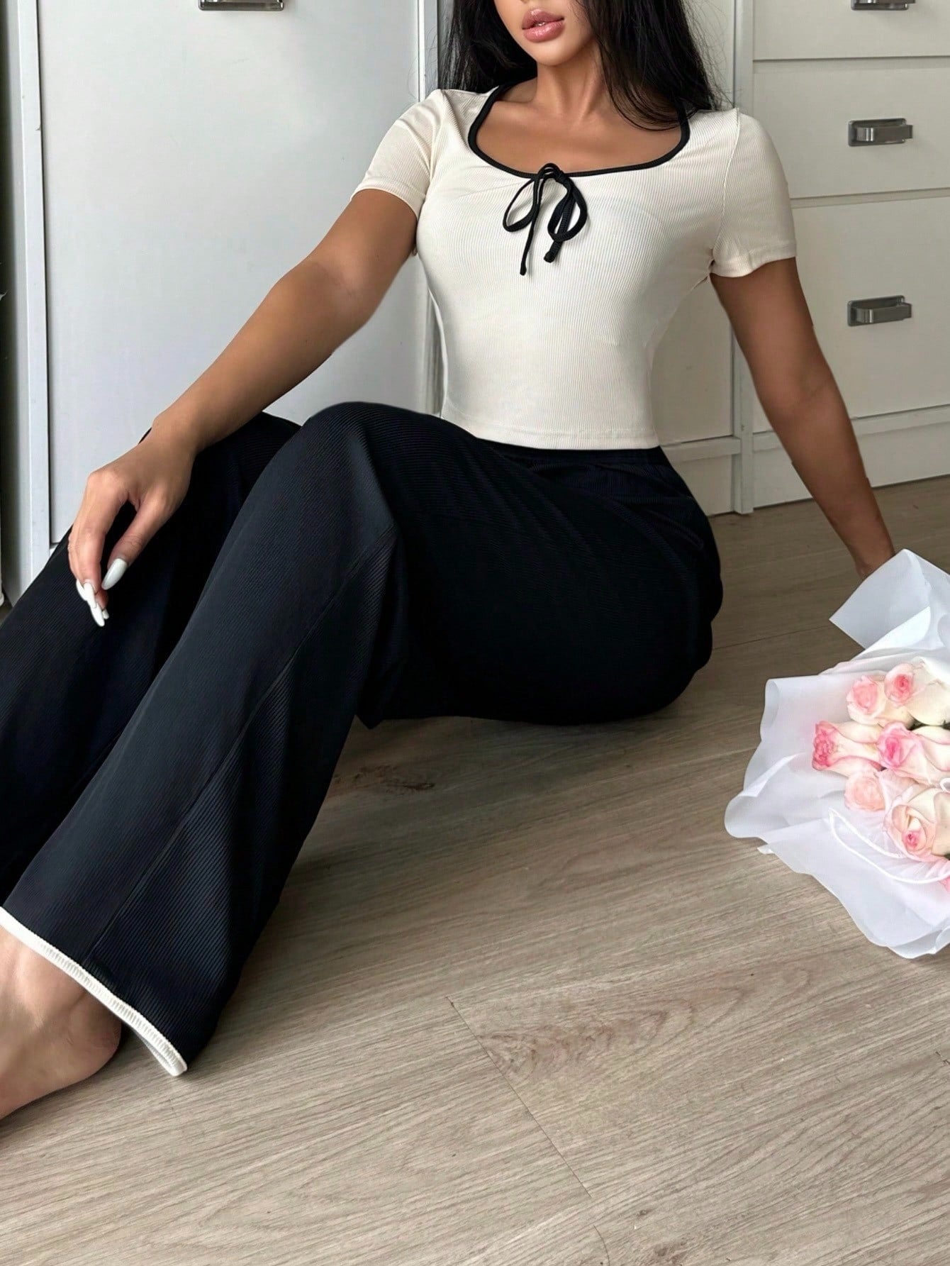 SHEIN Snug Zone طقم بيجامة نسائي علوية قصيرة الأكمام وبنطال طويل بألوان متباينة