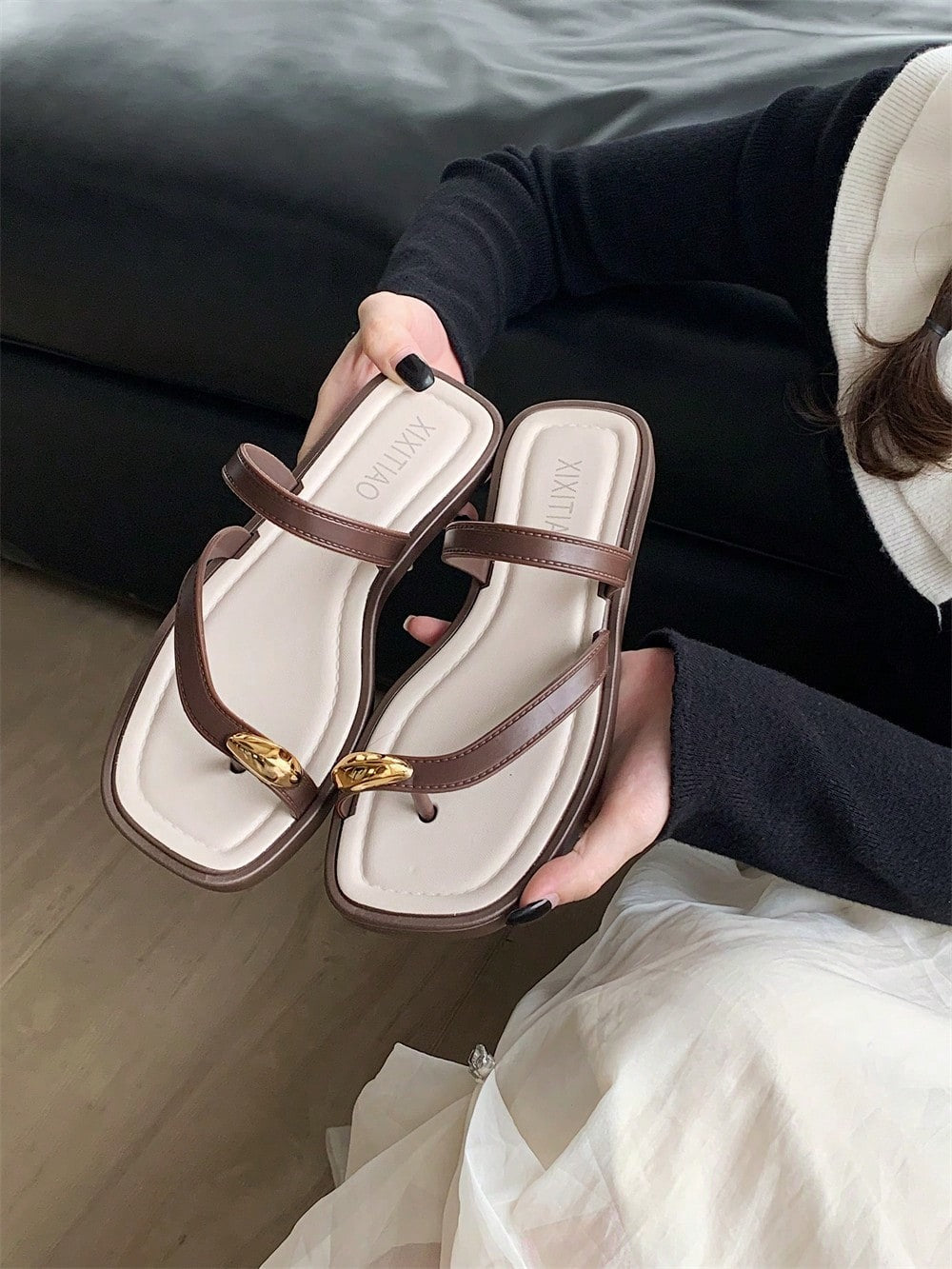 SHEIN XIXITIAO نعال صيفية بلون بني