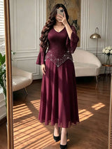 SHEIN Modelyn فستان نسائي طويل بياقة وأكمام واسعة مزين باللؤلؤ والخرز بلون عنابي
