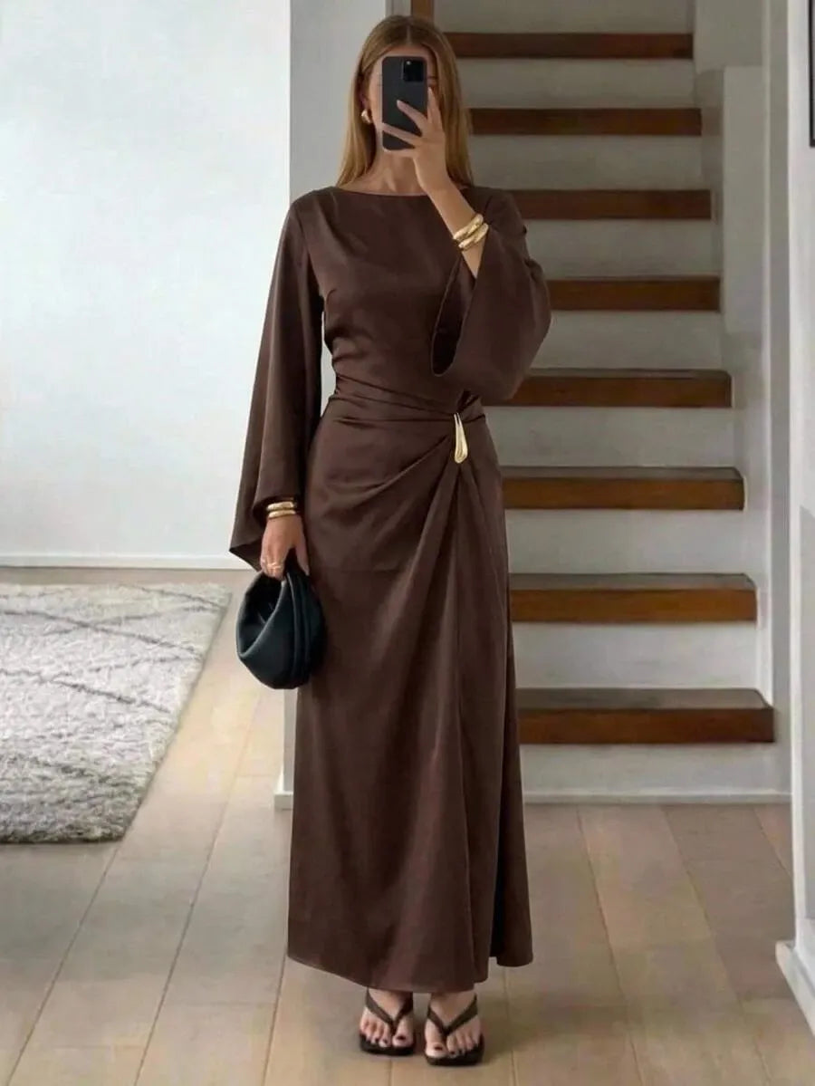 SHEIN Aloruh فستان ساتان طويل بياقة دائرية وأكمام بفتحات وتنورة مكشكشة بلون بني